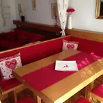 Haus Schuschnig Apartament *