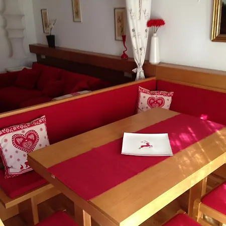 Haus Schuschnig Apartament *